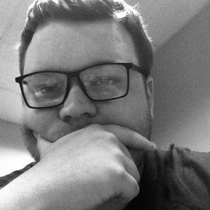 Meet your Posher, Dustin